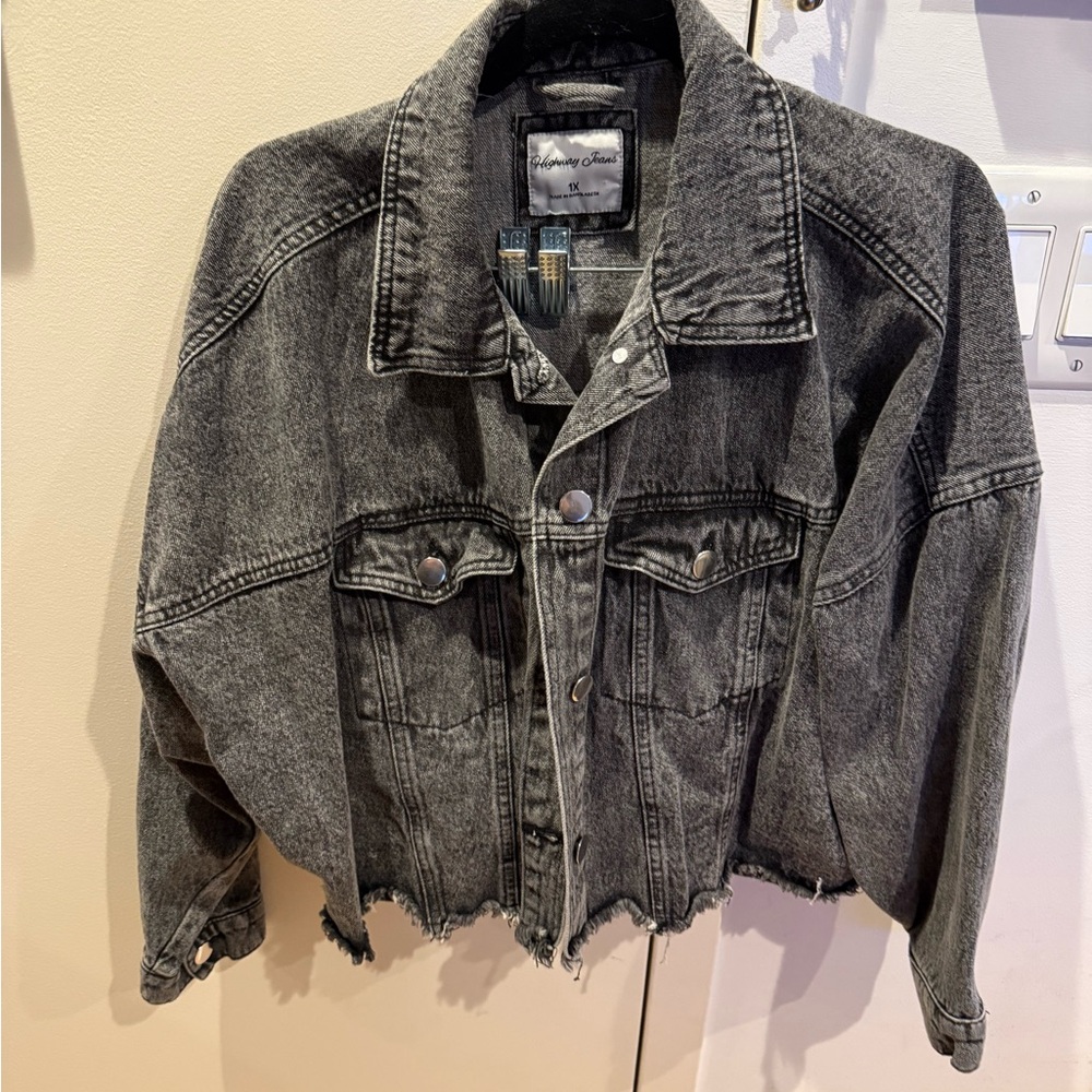 Womens Washed Black Cropped Denim Jacket